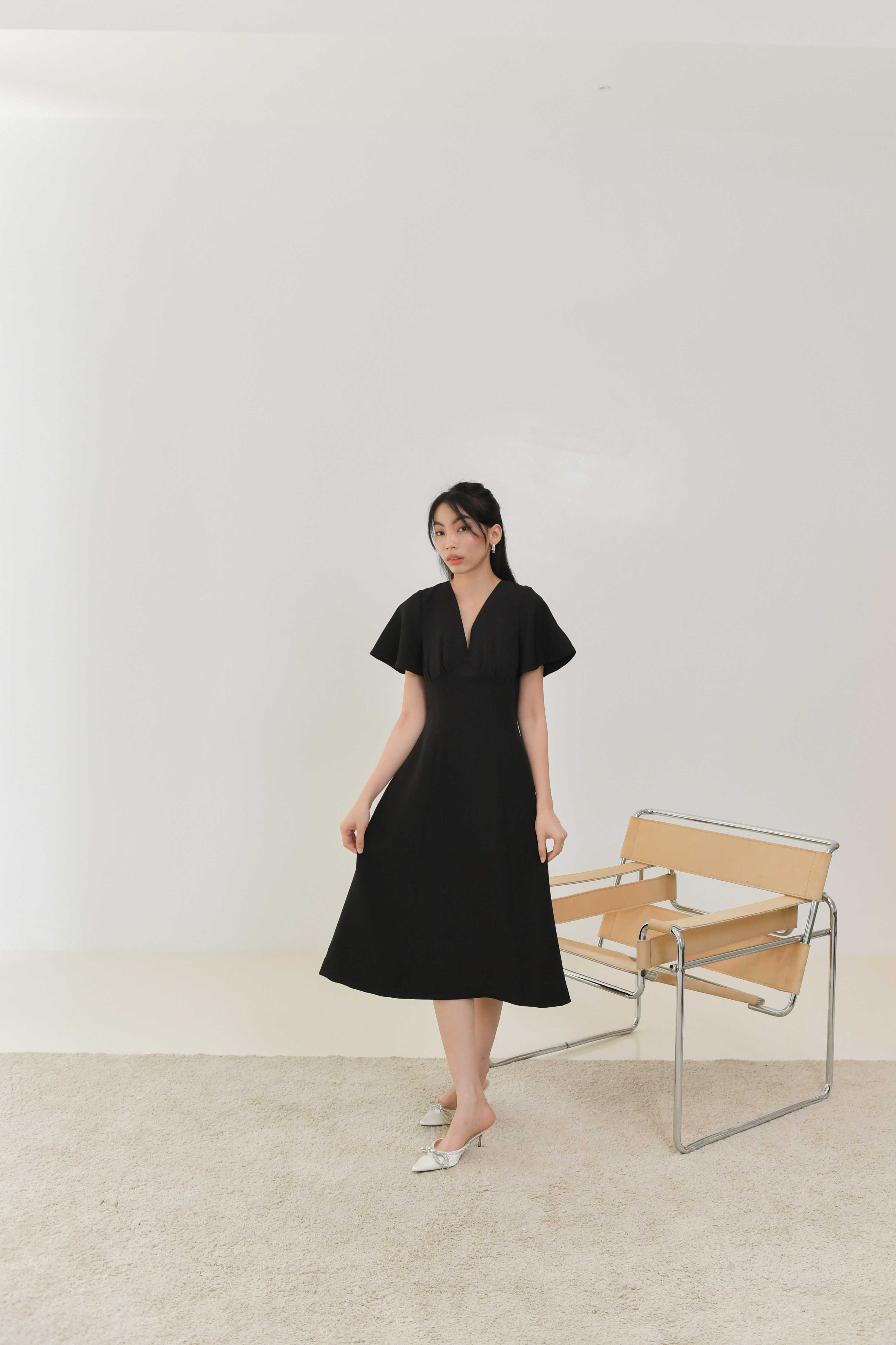 Dutch Bridesmaid Dress - Black