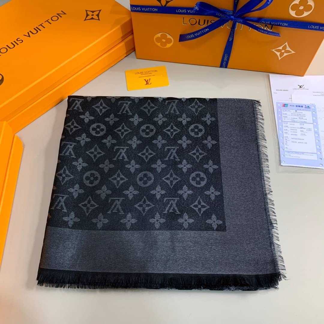 LOUIS VUITTON SILK LUREX WOOL MONOGRAM SHINE SHAWL ผ้าพันคอคลุมไหล่ แบรนด์เนมหลุยส์วิตตอง