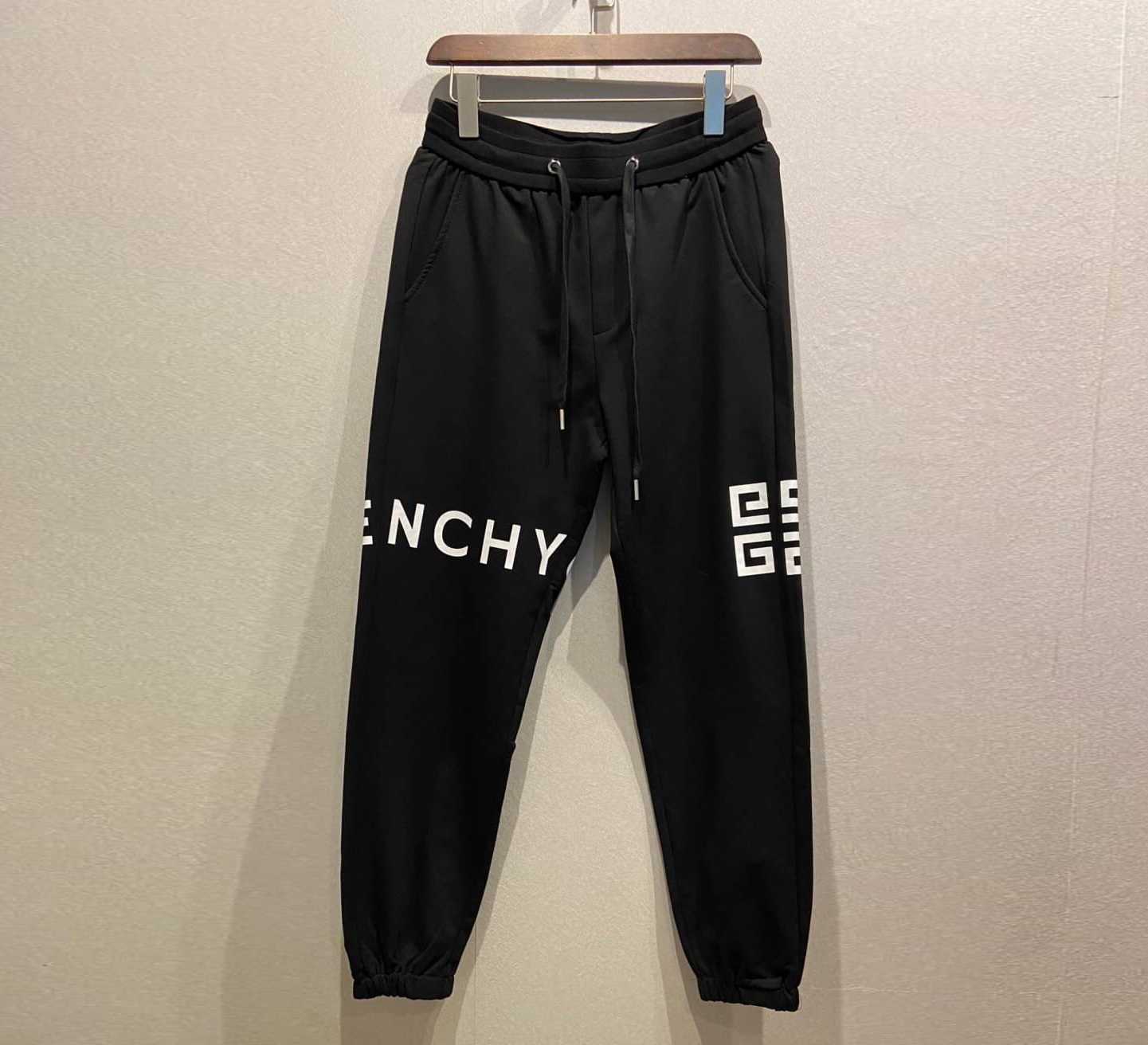 GIVENCHY 4G LOGO TAPERED TRACKPANTS กางเกงวอร์มขายาว เอวยางยืด แบรนด์จิวองชี่ ดำ
