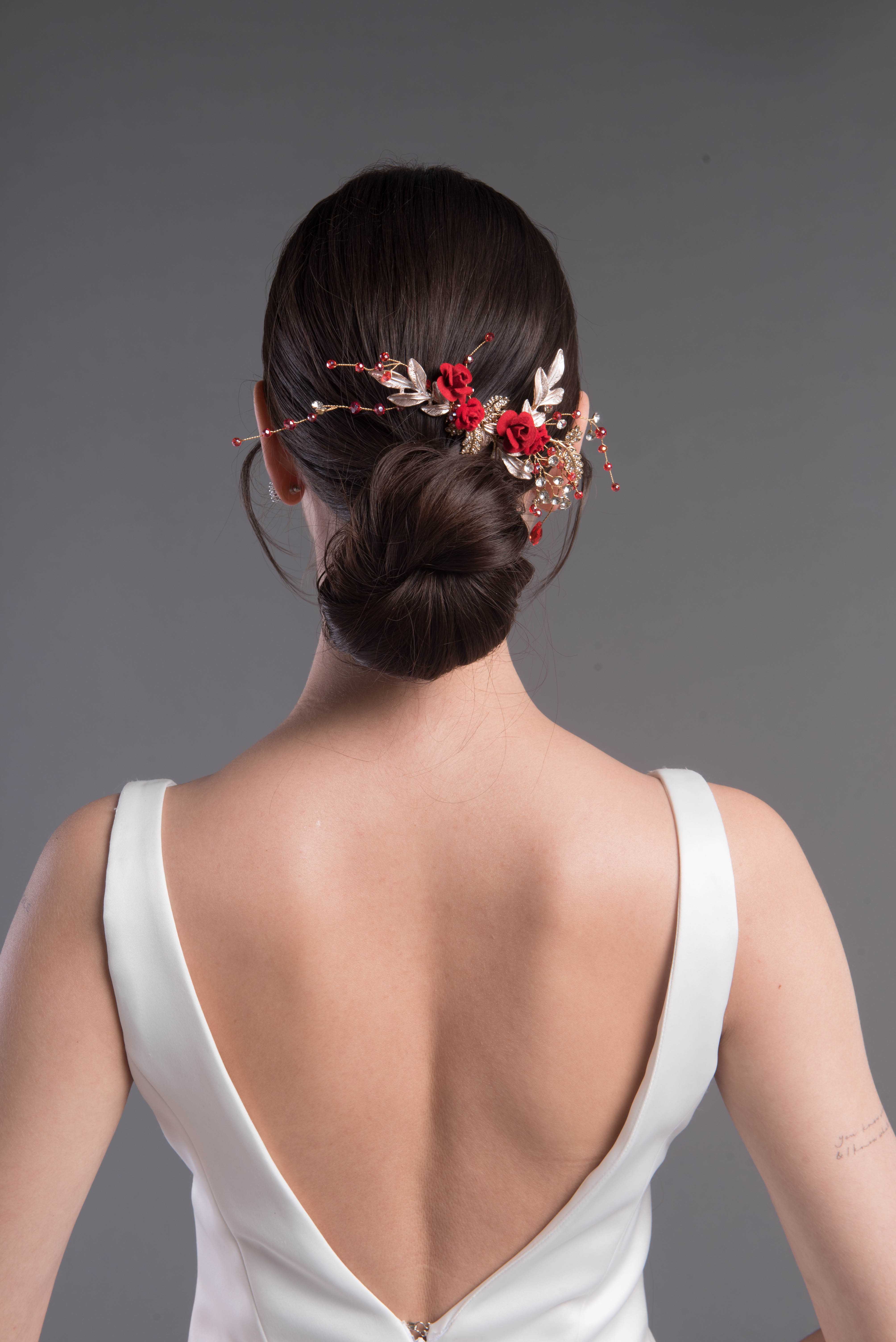 Bride's comb with Red Roses (พร้อมส่ง)