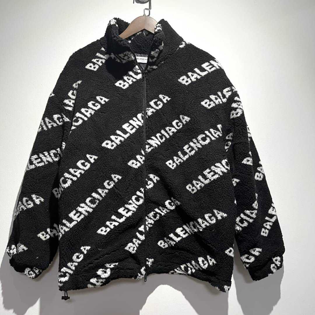 BALENCIAGA FUR ALL OVER LOG FLUFFY ZIP-UP JACKET IN BLACK / WHITE เสื้อคลุมตัวนอก บาลองเซียก้า
