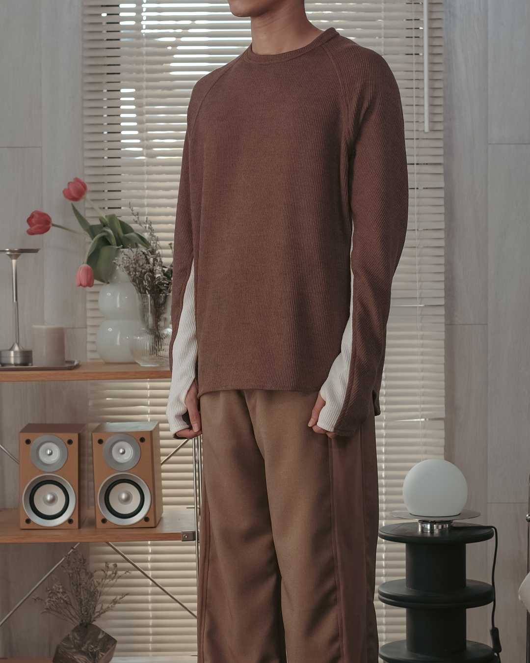 FW22/07 Sporty Round-Neck Sweater in Brown/Off-White
