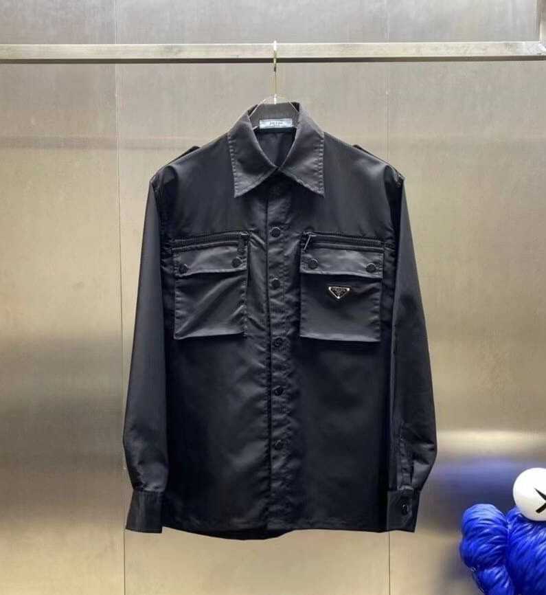 PRADA RE-NYLON GABARDINE MULTI-POCKET BLOUSON CLASSIC TRIANGLE JACKET IN BLACK แจ็คเก็ต ปราด้า