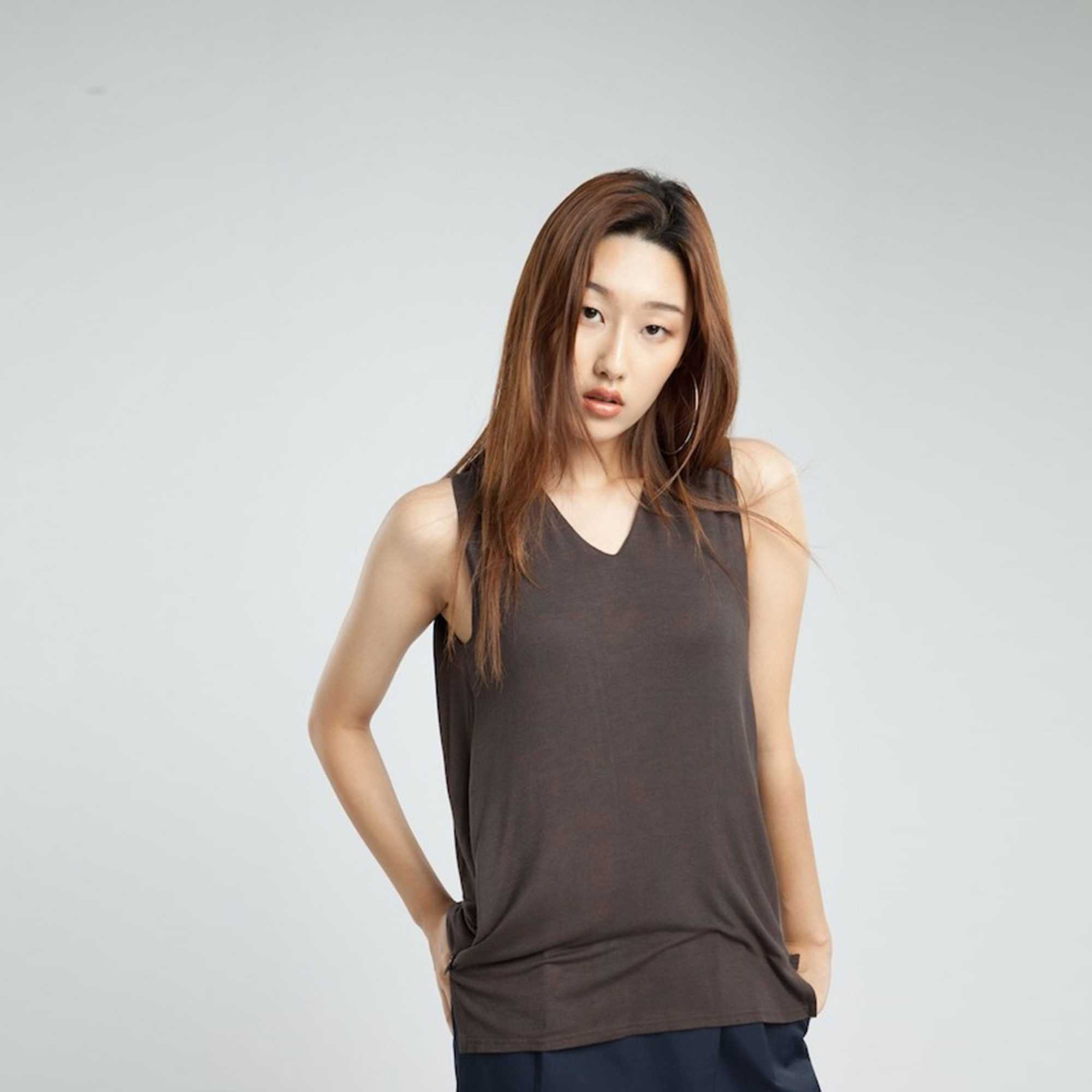 QueenCows เสื้อให้นม Cora Knit Vest (Brown)