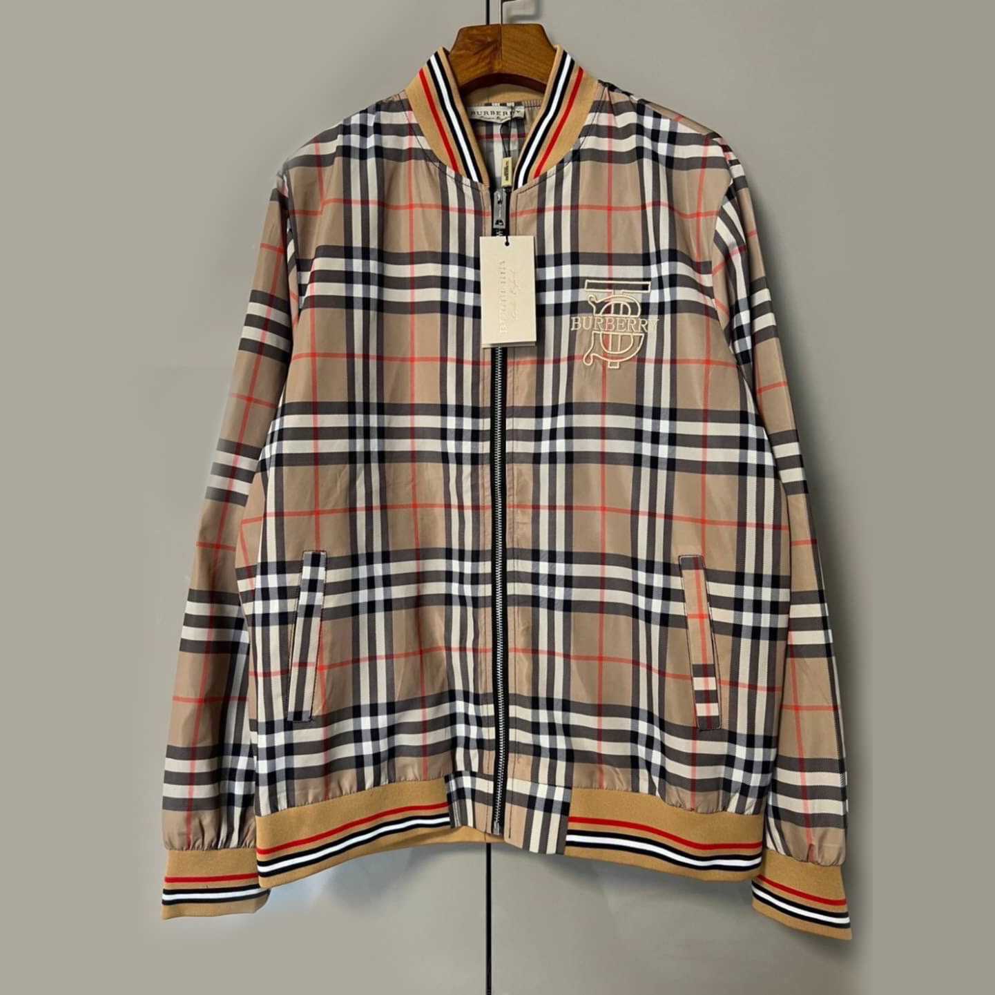 BURBERRY TB MONOGRAM MOTIF VINTAGE CHECK NYLON BOMBER JACKET แจ็คเก็ต เบอเบอรี่