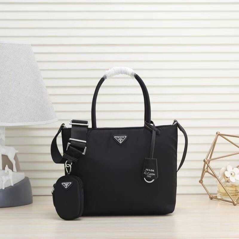 PRADA BLACK NYLON TOTE BAG กระเป๋าถือทรงโท้ท แบรนด์ปราด้า ผ้าไนล่อน สีดำ
