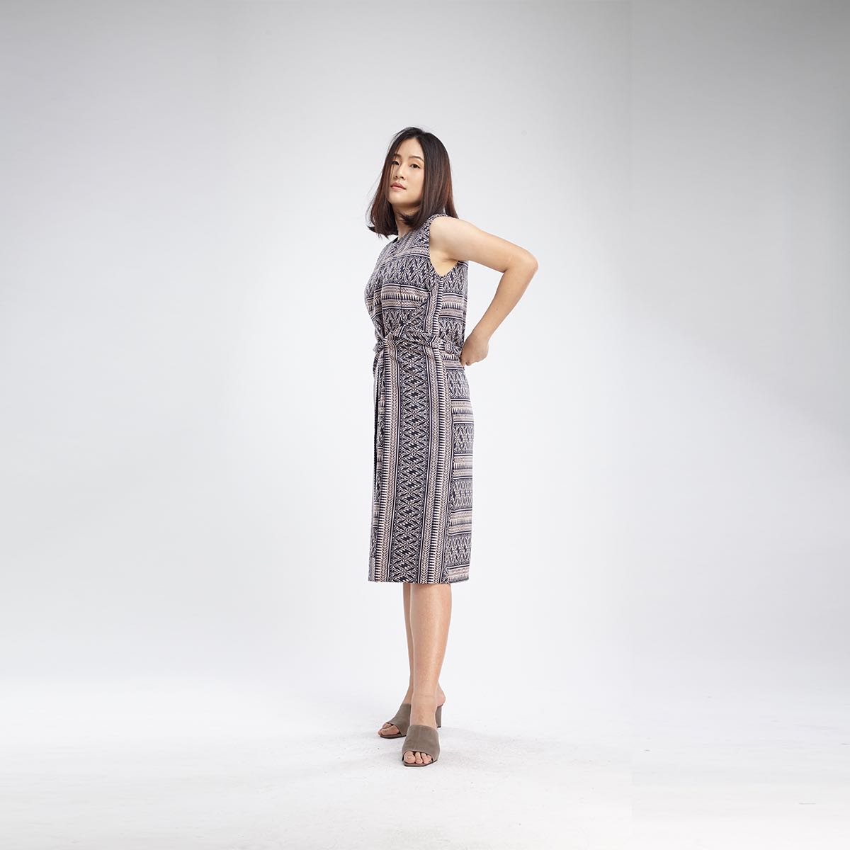 QueenCows ชุดให้นม Darlene Bow Dress