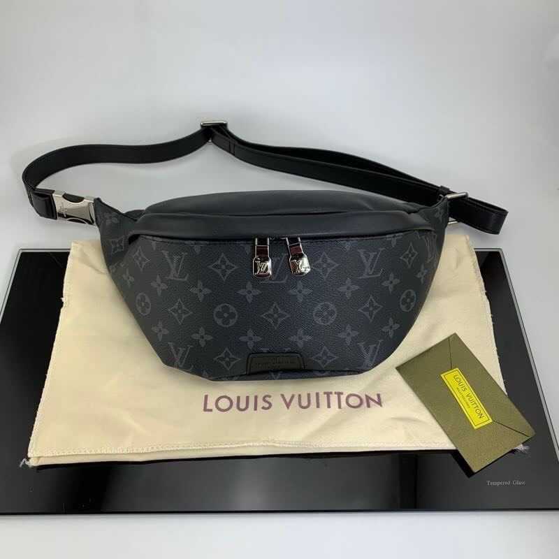 LOUIS VUITTON MONOGRAM ECLIPSE CANVAS DISCOVERY BUMBAG คาดอก หลุยส์วิตตอง