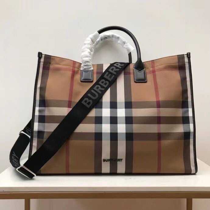BURBERRY VINTAGE CHECK SHOPPING TOTE BAG กระเป๋าถือ ทรงช้อปปิ้งโท้ท แบรนด์เบอเบอรี่