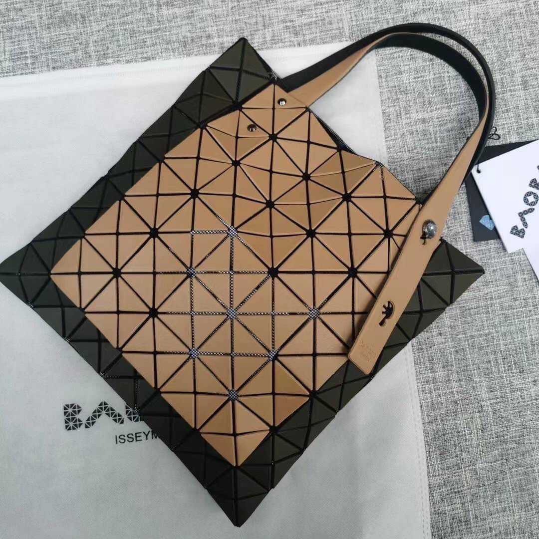 BAO BAO ISSEY MIYAKE PRISM KANGAROO TOTE BAG กระเป๋าถือ สะายไหล่ แบรนด์บาวบาว อิซเซ่มิยาเกะ