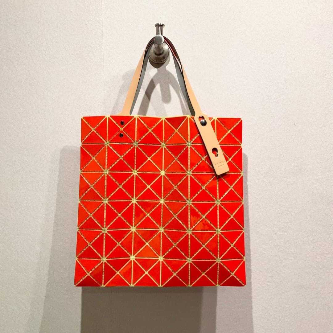 BAO BAO ISSEY MIYAKE 6X6 BLOCK TOTE BAG กระเป๋าถือ สะพายไหล่ แบรนด์บาวบาว อิเซ่มิยาเกะ