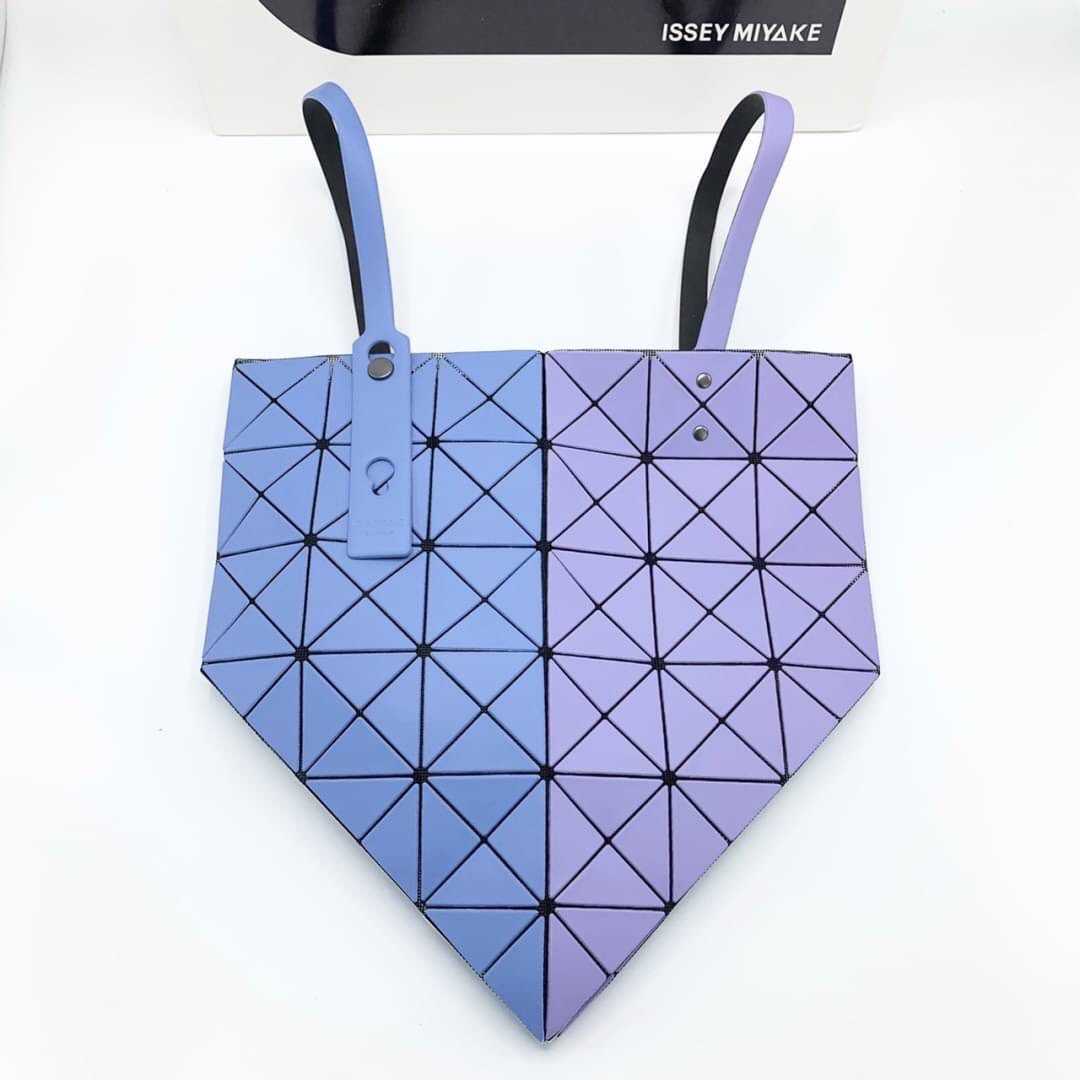 BAO BAO ISSEY MIYAKE LUCENT TWO TONE 6X6 BLOCK 2IN1 COLOR TOTE BAG กระเป๋าบาวบาว อิซเซ่ มิยาเกะ