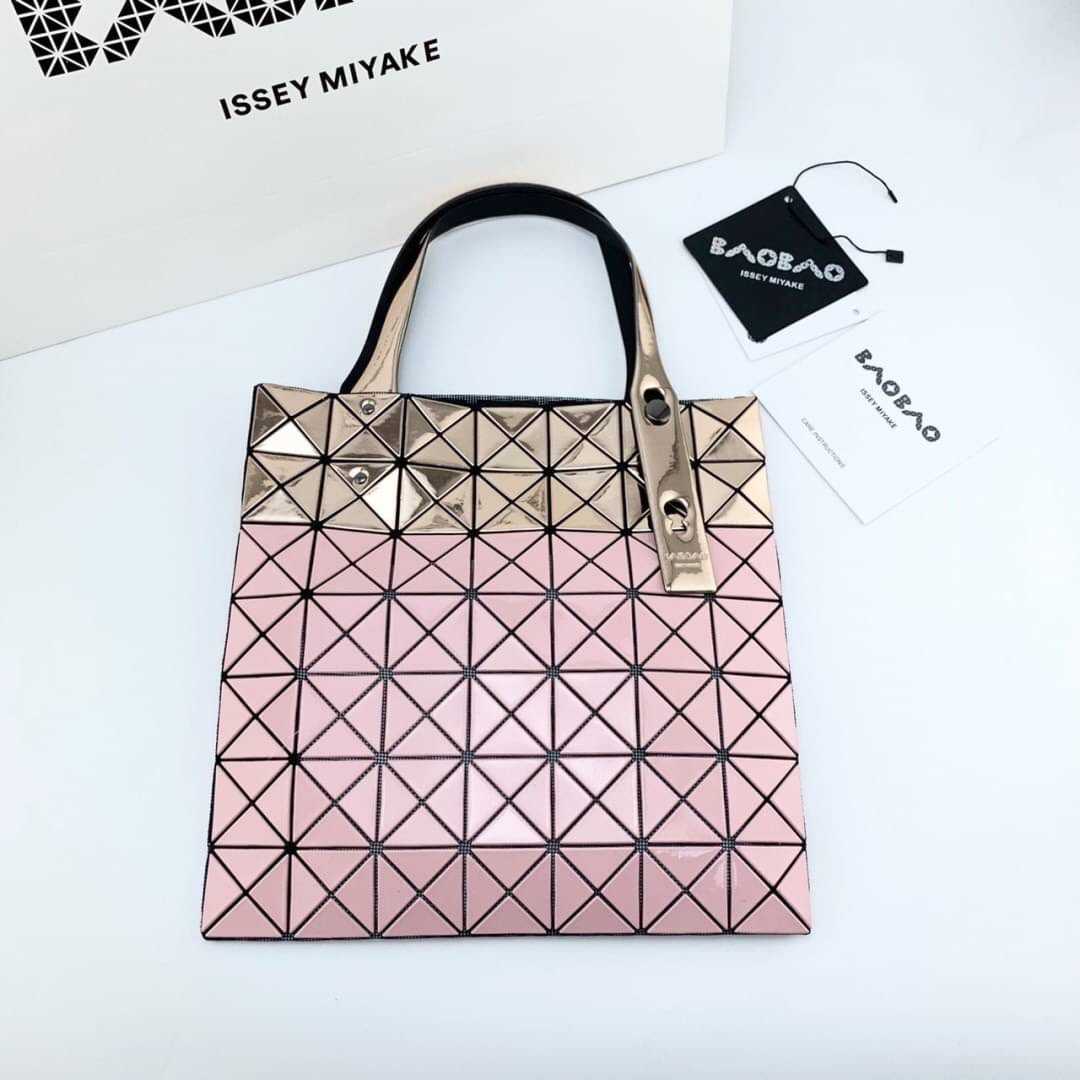 BAO BAO ISSEY MIYAKE PLATINUM MERMAID BI-COLOUR PVC SHOPPING TOTE BAG SS20 บาวบาวอิซเซ่มิยาเกะ