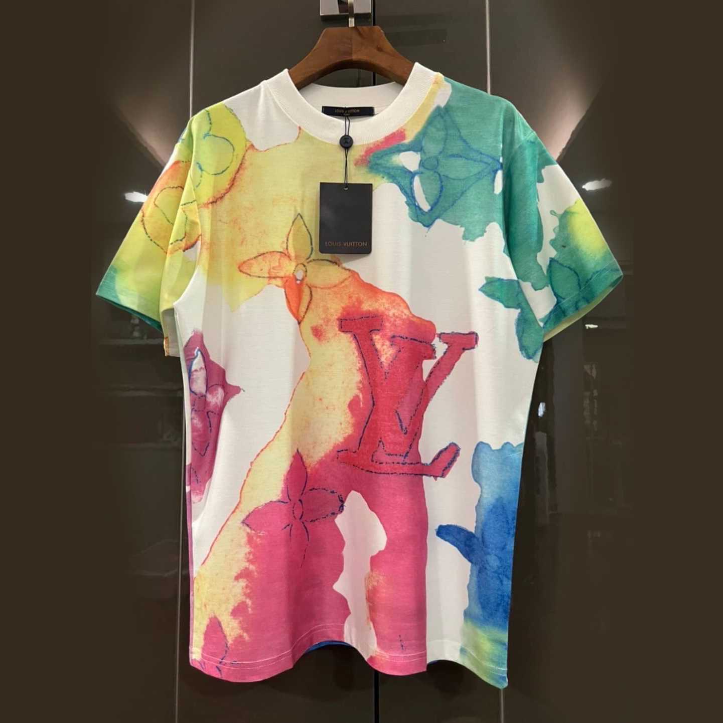 LOUIS VUITTON GIANT MONOGRAM LV MULTICOLOR WATERCOLOR  WHITE T-SHIRT เสื้อหลุยส์วิตตอง