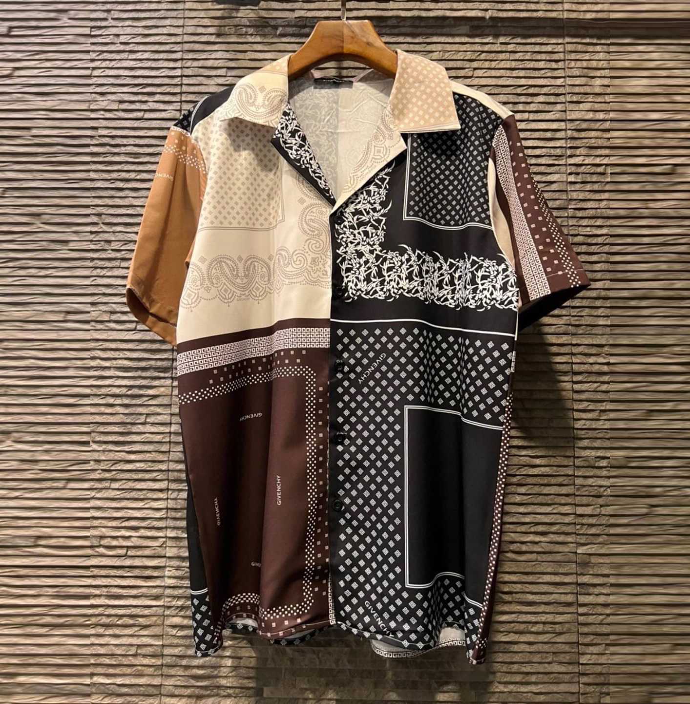 GIVENCHY BROWN BANDANA-PRINT PANELLED COTTON SHIRT เสื้อเชิ้ตแขนสั้น แบรนด์จิวองชี่ ลายแบนดานา