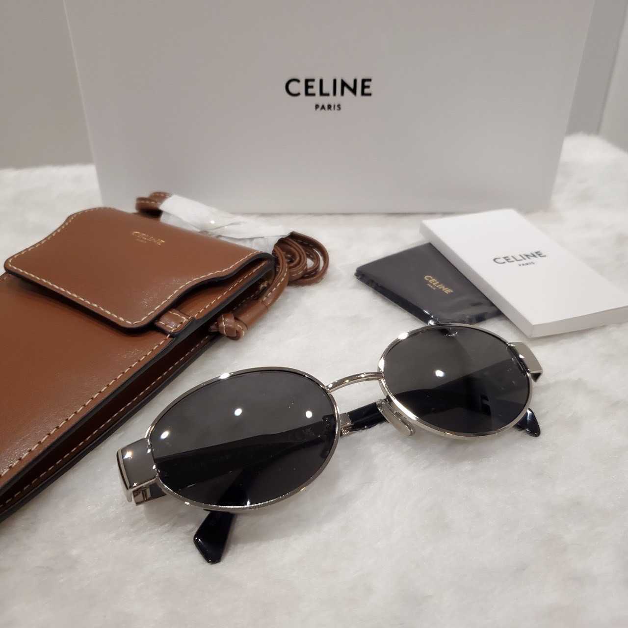 แว่นกันแดด Celine รุ่น Triomphe Oval Metal Sunglasses SHW (Shiny Palladium)