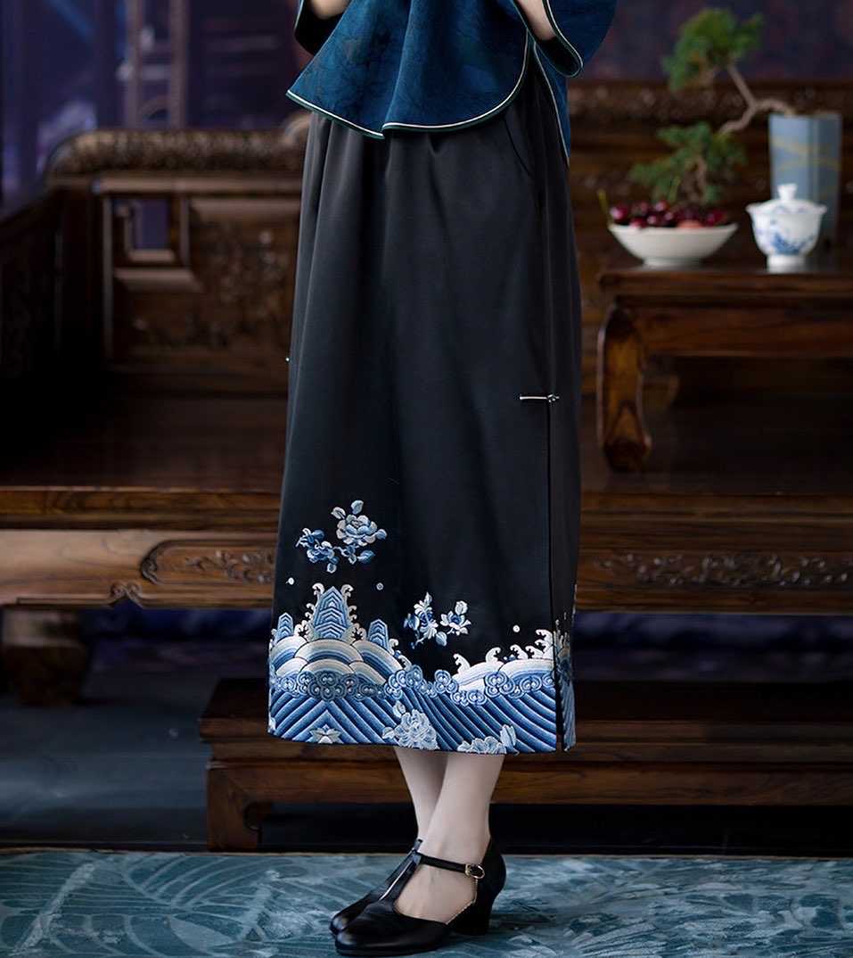 Autumn water spring cloud丨A city style丨Black silk Chinese retro temperament versatile skirt
