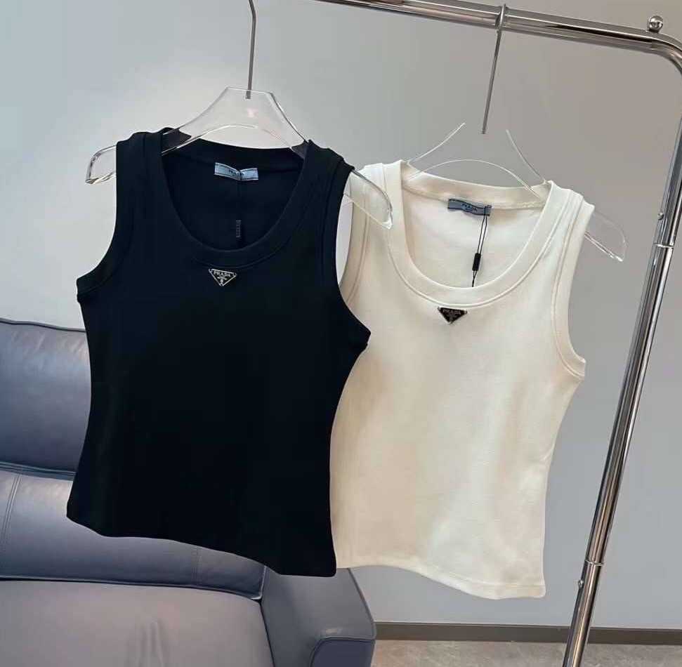 PRADA TRIANGLE LOGO RIBBED KNIT JERSEY CROPPED TANK TOP เสื้อกล้ามแขนกุด แบรนด์ปราด้า