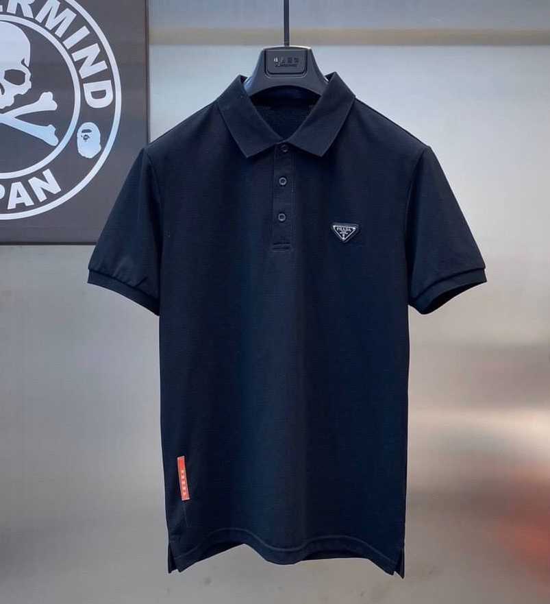 PRADA CLASSIC TRIANGLE LOGO POLO SHIRT เสื้อคอปกโปโลแขนสั้น แบรนด์ปราด้า