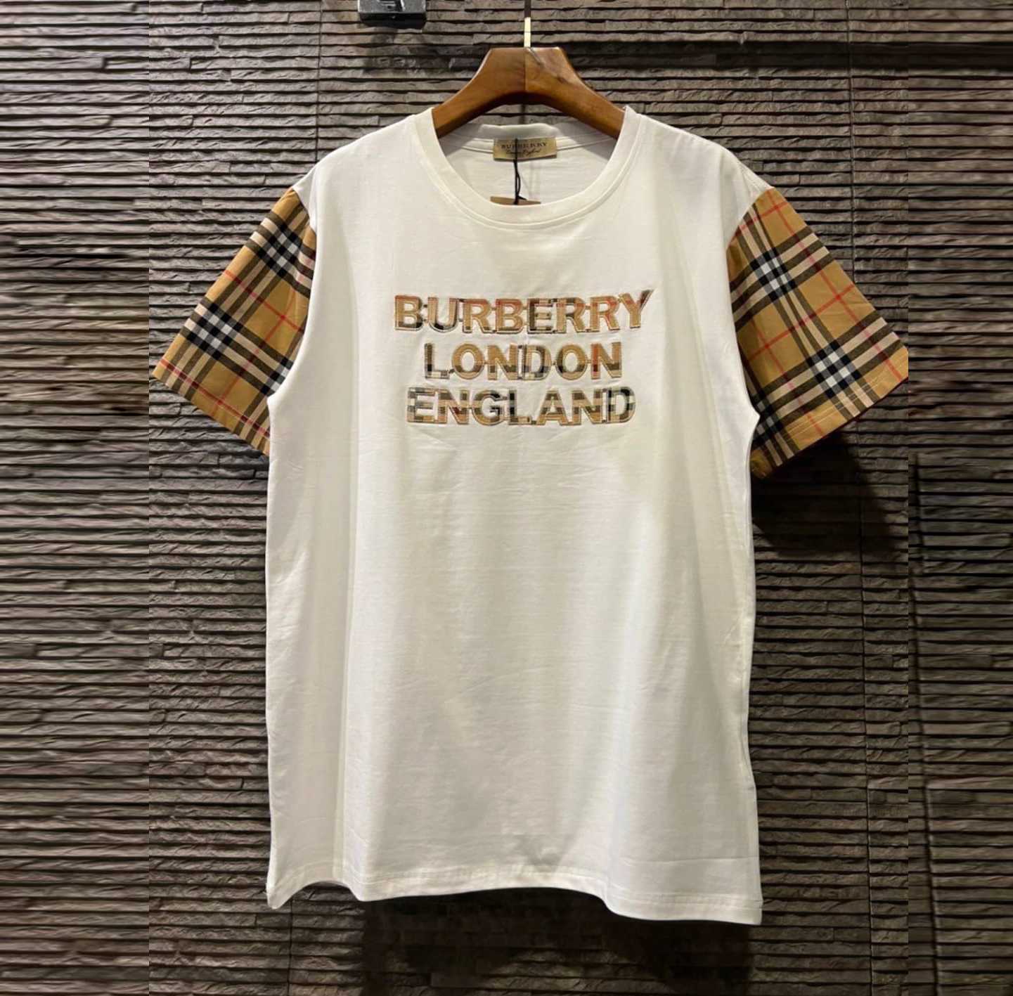 BURBERRY LONDON ENGLAND VINTAGE CHECK SLEEVED T-SHIRT เสื้อยืดคอกลมแขนสั้น แบรนด์เบอเบอรี่