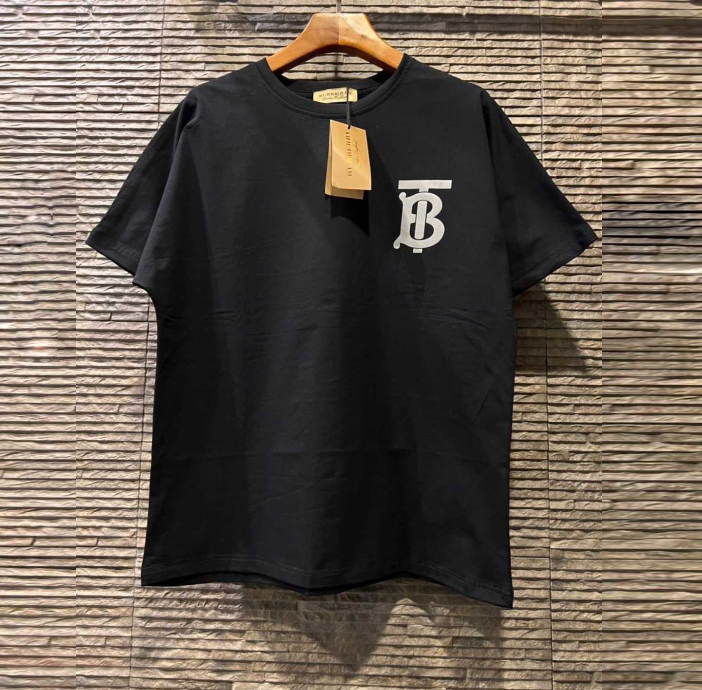 BURBERRY TB MONOGRAM MOTIF COTTON OVERSIZED T-SHIRT เสื้อยืดคอกลมแขนสั้น แบรนด์เบอเบอรี่