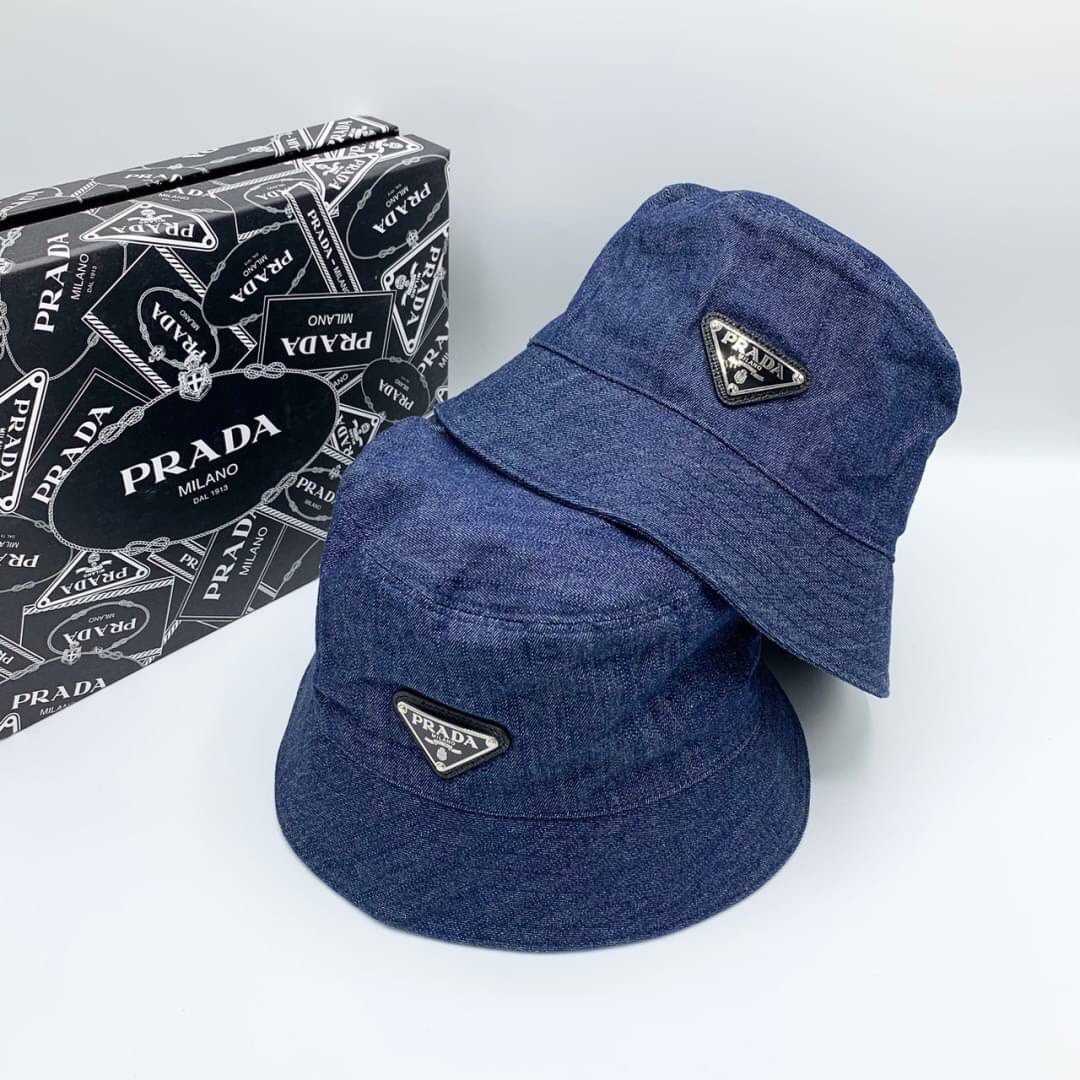 PRADA DENIM TRIANGLE LOGO BUCKET HAT หมวกทรงบักเก็ต แบรนด์ปราด้า ผ้ายีนส์ สามเหลี่ยมโลโก้