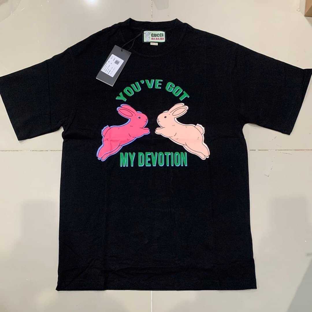 GUCCI HA HA HA BUNNY YOU'VE GOT MY DEVOTION RABBIT PRINT T-SHIRT เสื้อยืดคอกลมแขนสั้น แบรนด์กุชชี่