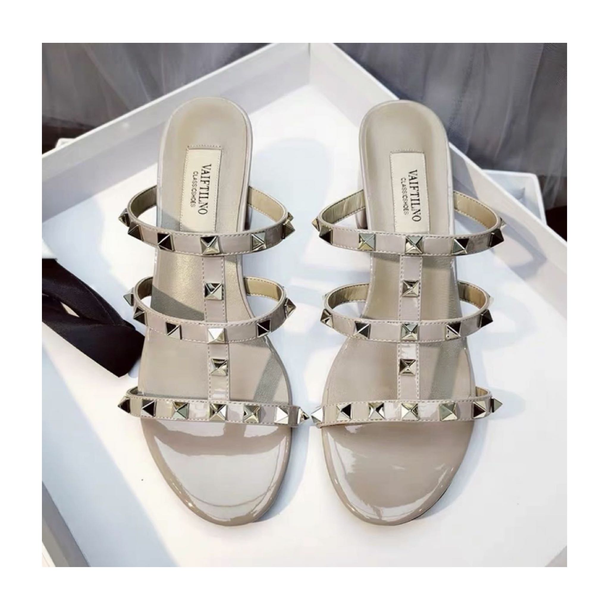 VALENTINO PATENT-LEATHER SLIDE SANDAL