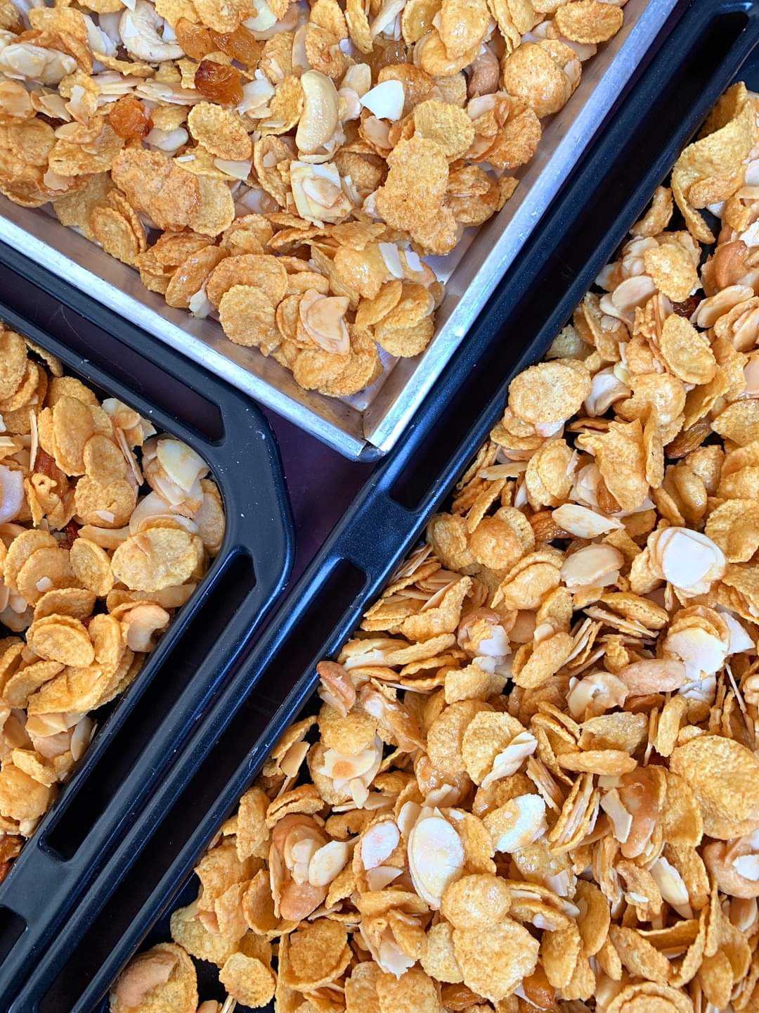 Caramel Conflakes - เครื่องครบ ถั่ว ลูกเกด 230 กรัม