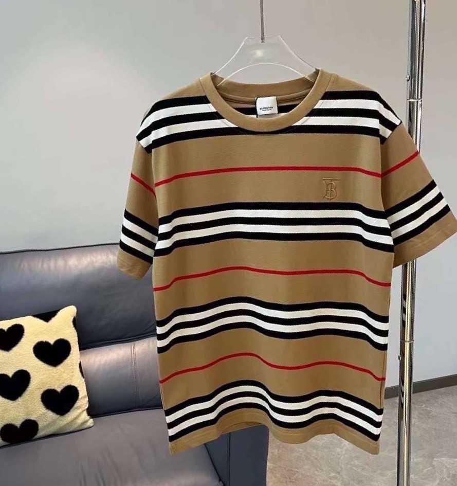 BURBERRY VINTAGE CHECK PANEL COTTON T-SHIRT IN ARCHIVE BEIGE เสื้อยืดคอกลมแขนสั้น แบรนด์เบอเบอรี่