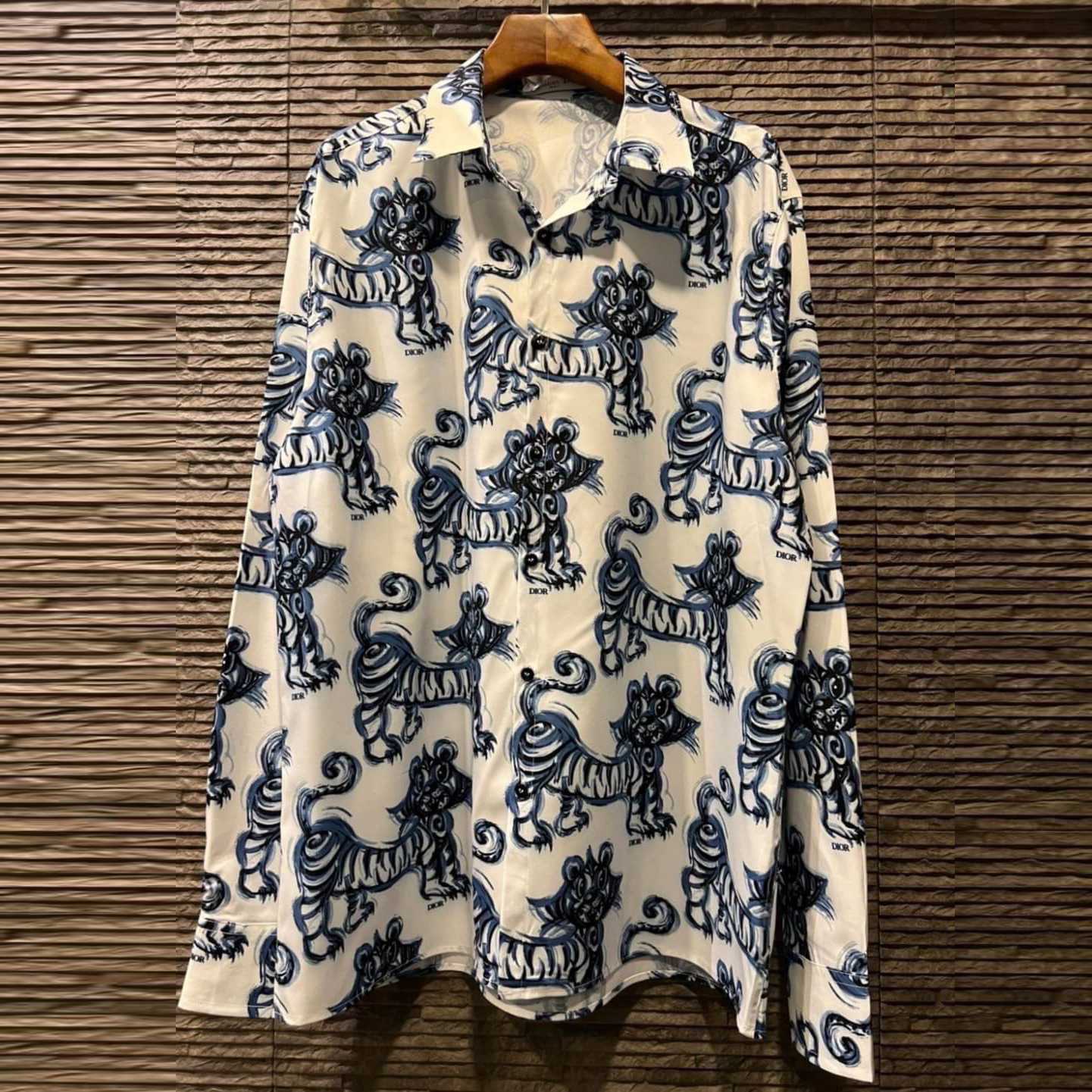 CHRISTIAN DIOR AND KENNY SCHARF LONG SLEEVE SHIRT WHITE AND BLUE SILK TWILL เสื้อเชิ้ตดิออร์