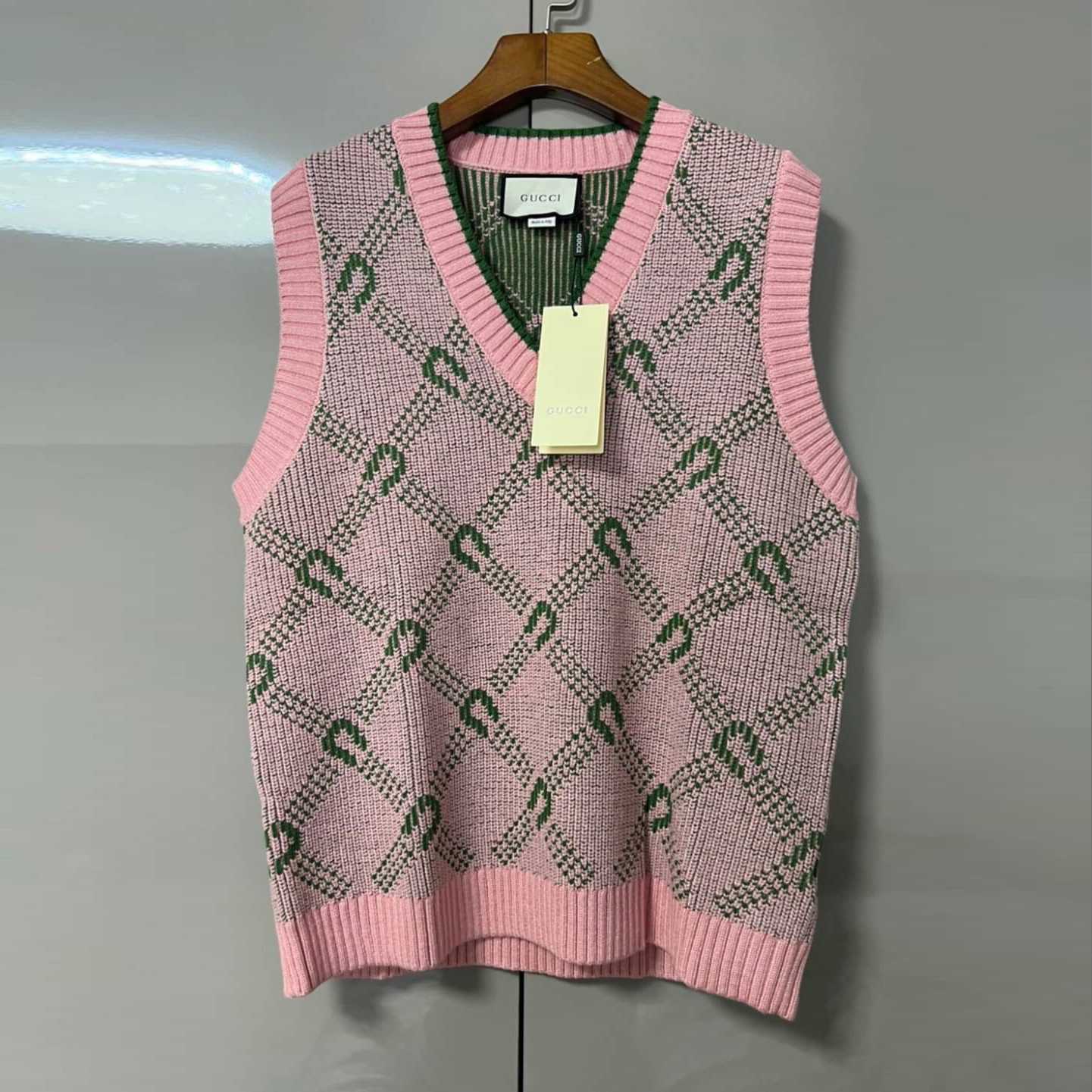 GUCCI WOOL COTTON JACQUARD KNIT VEST PINK GREEN เสื้อกั๊กไหมพรม แขนกุด แบรนด์กุชชี่