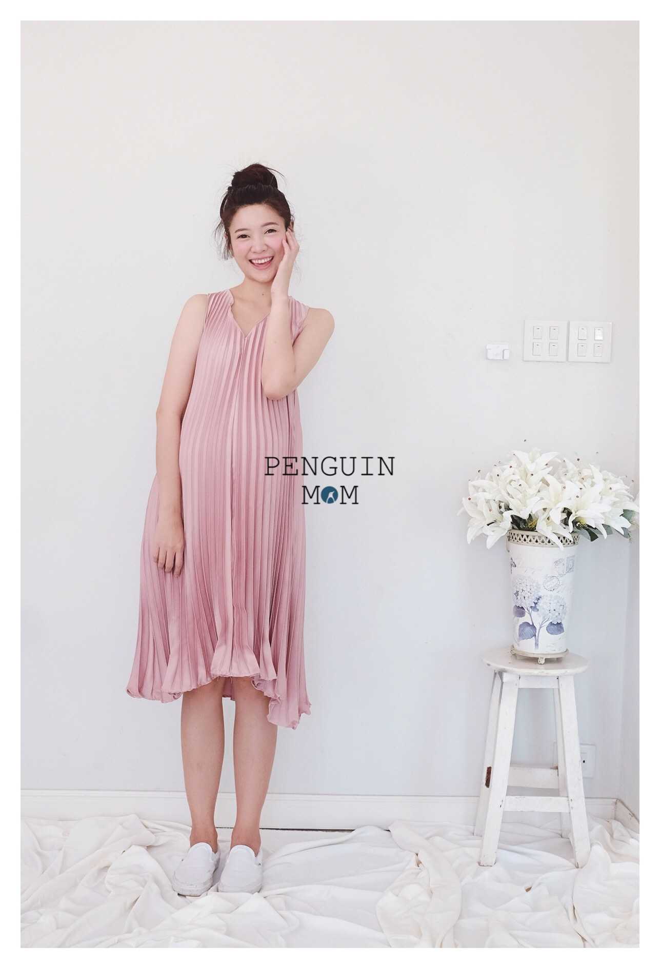 เดรสพลีท แขนกุด คลุมท้อง สีชมพู