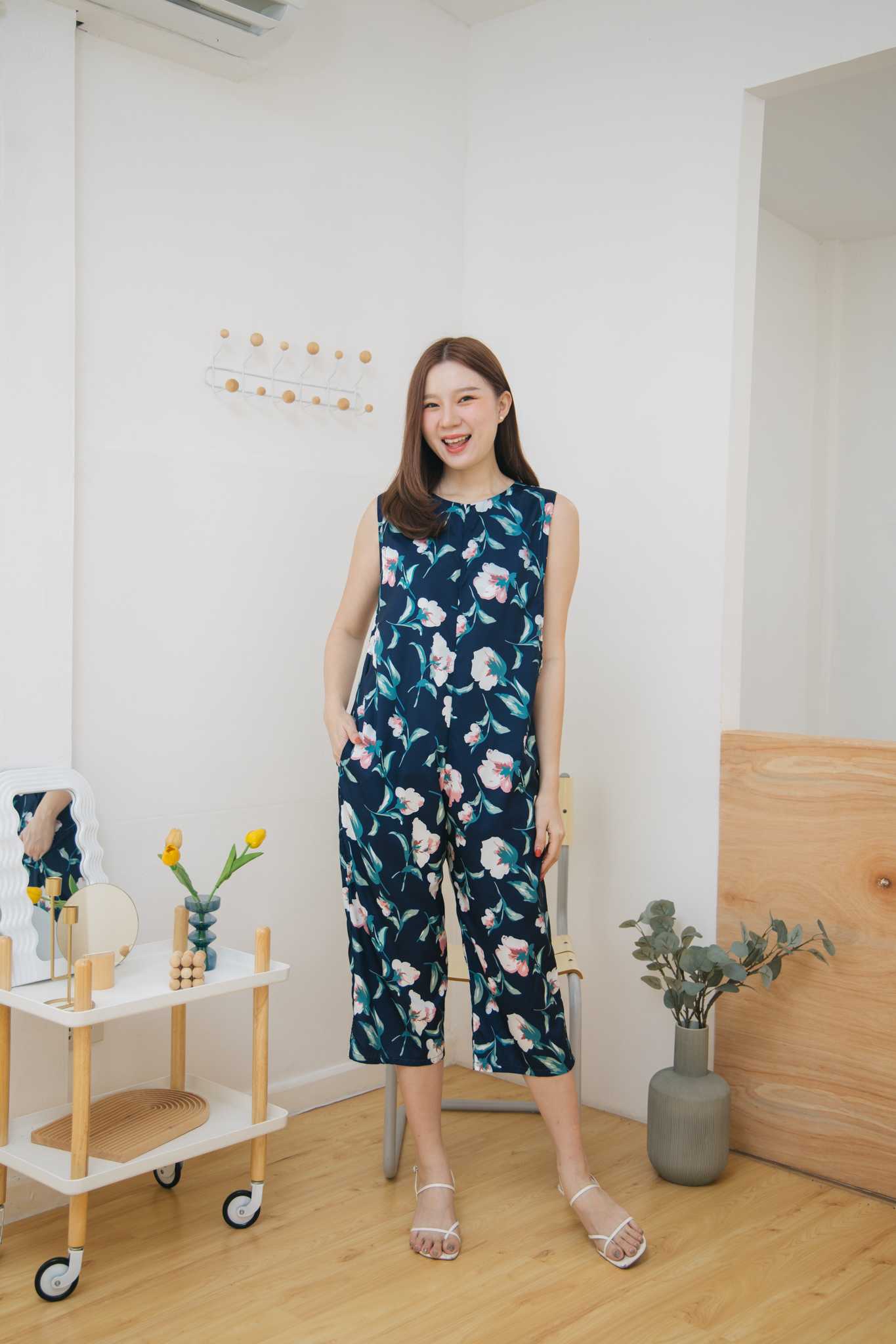 จัมสูทให้นม Blue flora  jumpsuit