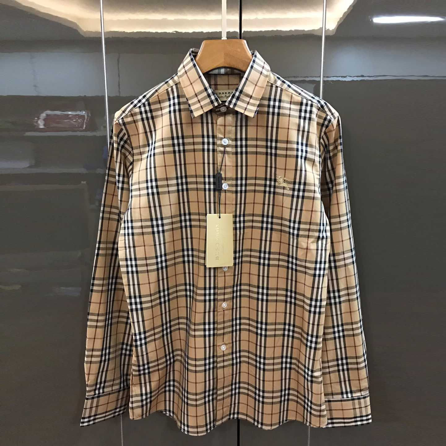 MEN'S BURBERRY CLASSIC CHECK-PATTERN VINTAGE LONG SLEEVE SHIRT เสื้อเชิ้ตแขนยาว ลายสก็อต เบอเบอรี่