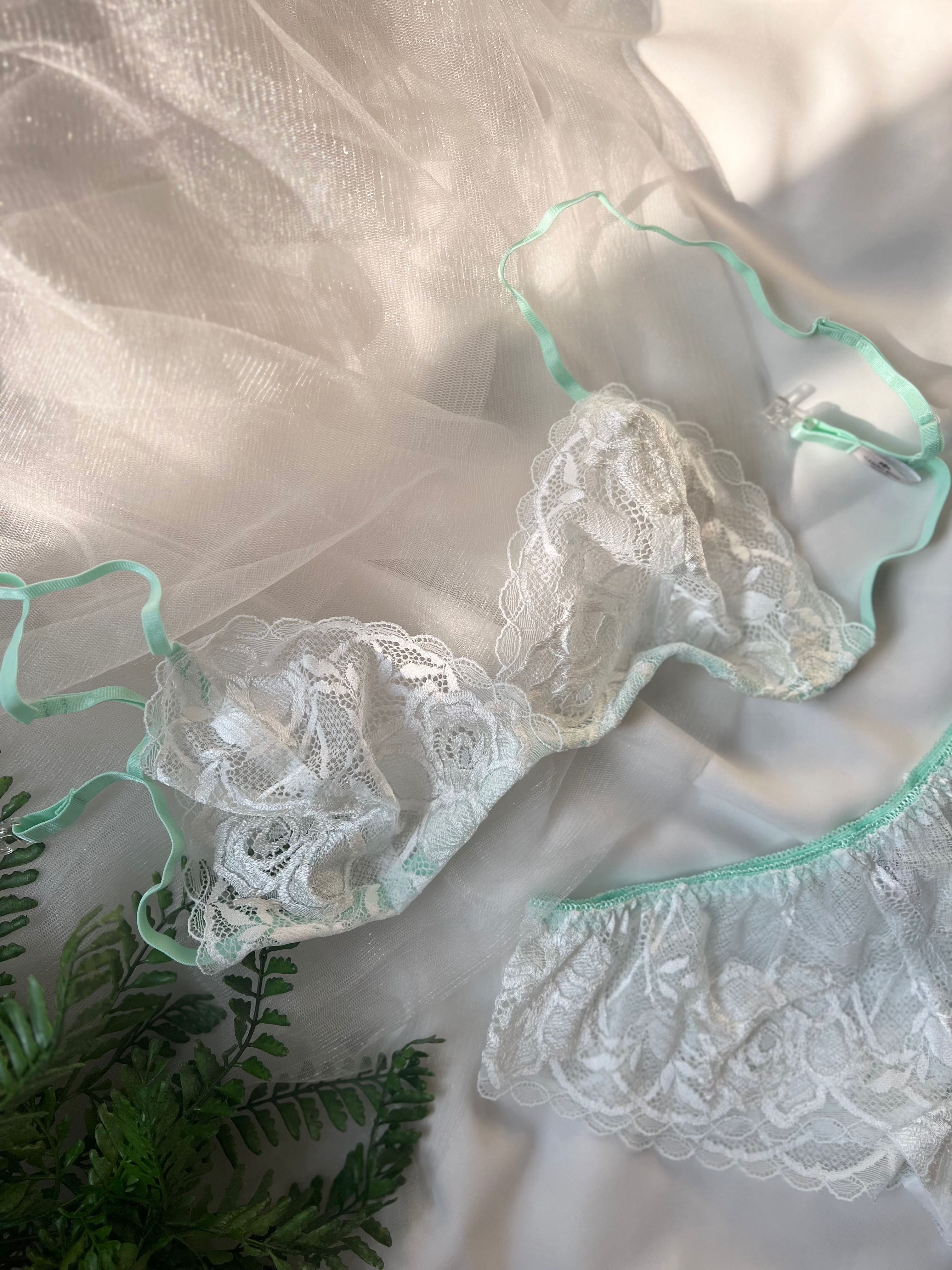 White & light green Basic set (bra+panty)