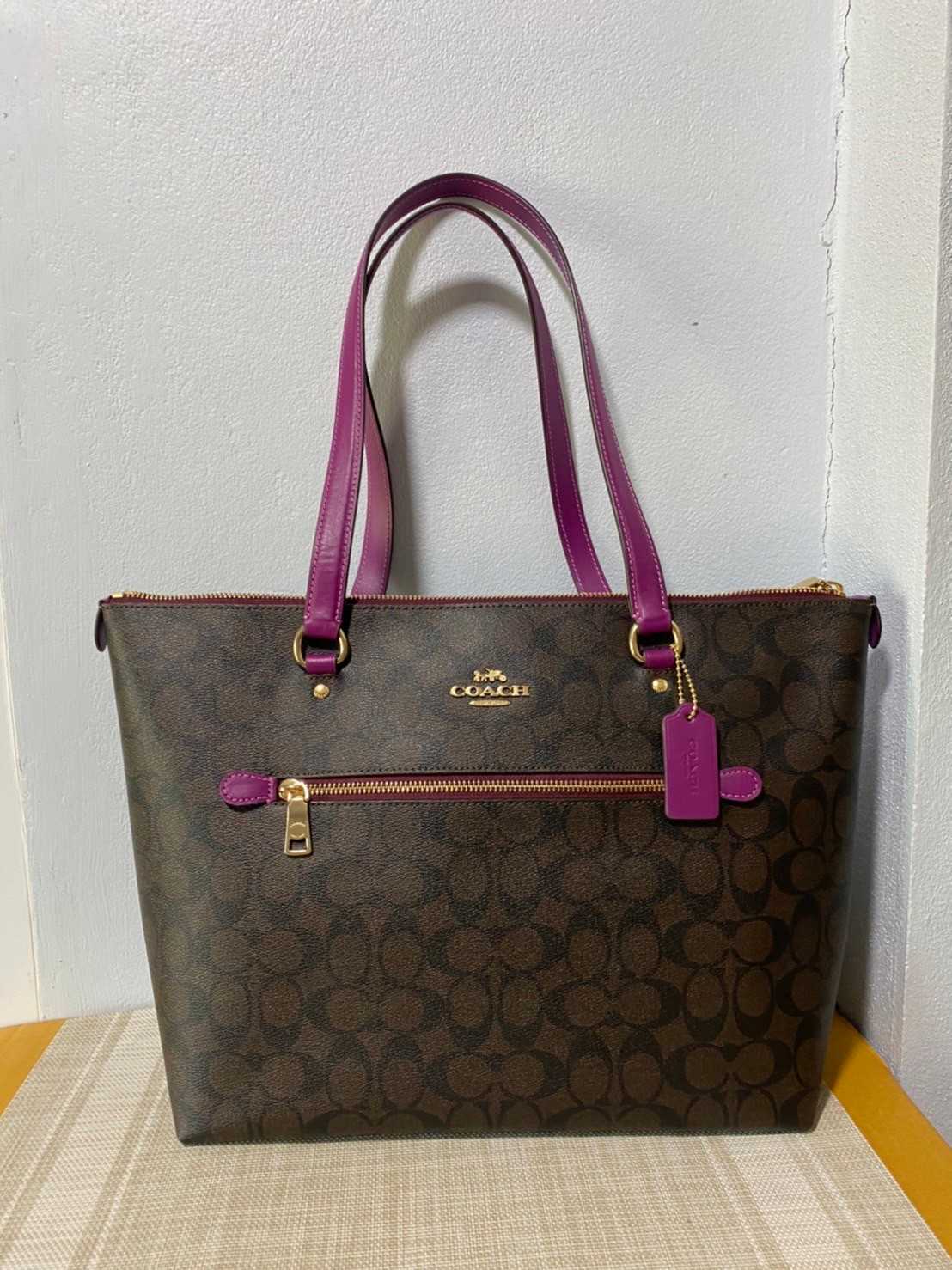 กระเป๋าสะพายCOACH GALLERY TOTE IN SIGNATURE CANVAS (COACH79609 )