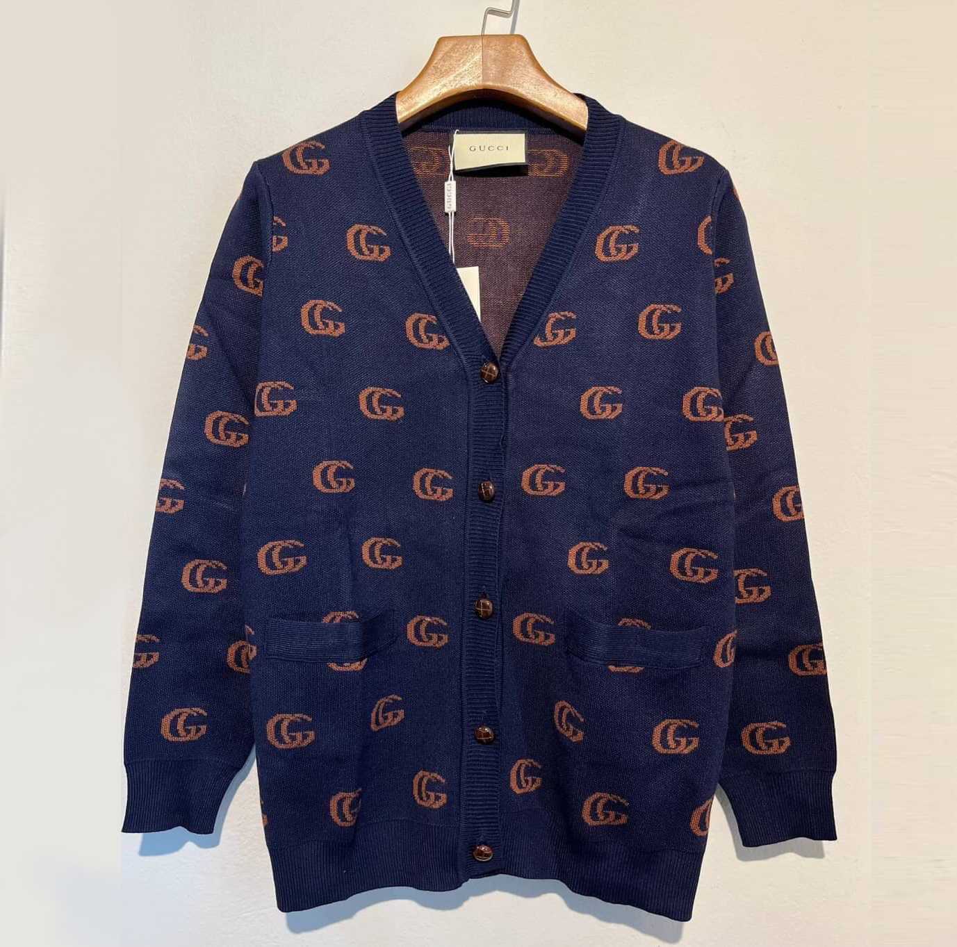 GUCCI GG MARMONT JACQUARD WOOL CARDIGAN NAVY เสื้อคลุมคาร์ดิแกน แบรนด์กุชชี่ ผ้าไหมพรม