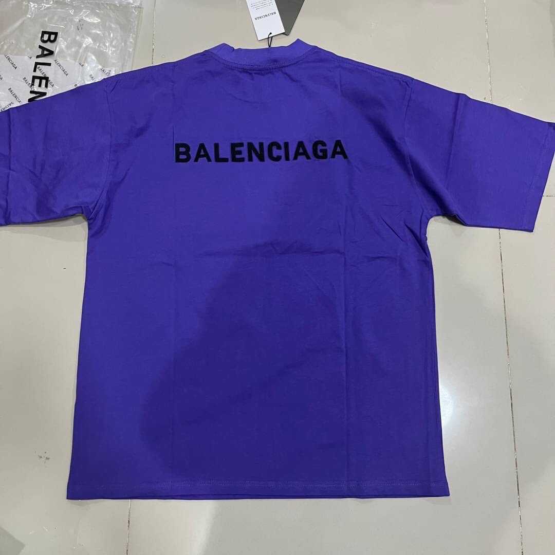 BALENCIAGA BACK LOGO PRINT COTTON T-SHIRT เสื้อยืดคอกลมแขนสั้น แบรนด์บาลองเซียก้า