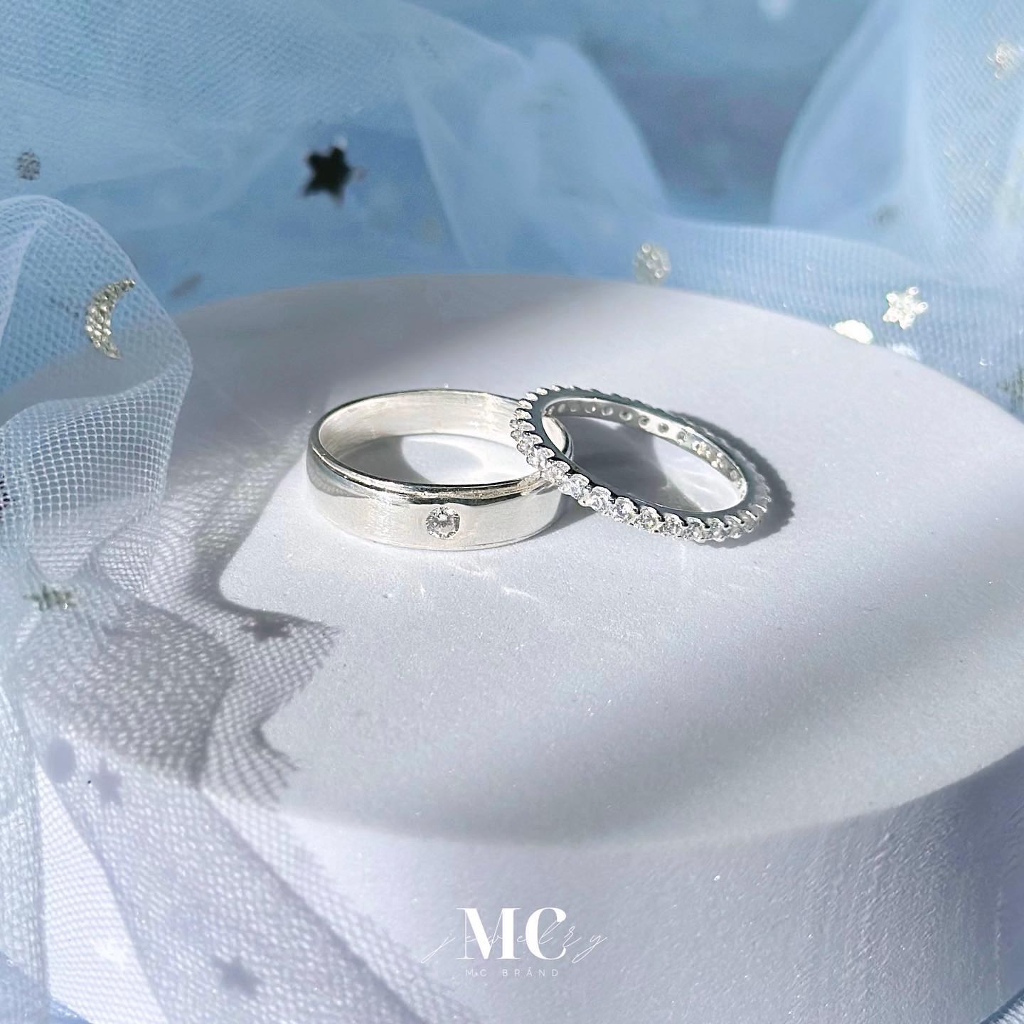 แหวนคู่เงินเเท้,เงินชุปทองคำขาวรุ่น Billy.lucy 💍💖✅สลักชื่อฟรี🤍ไม่ลอกไม่แพ้✨แถมฟรีกล่องจิวผ้าเช็ด✨