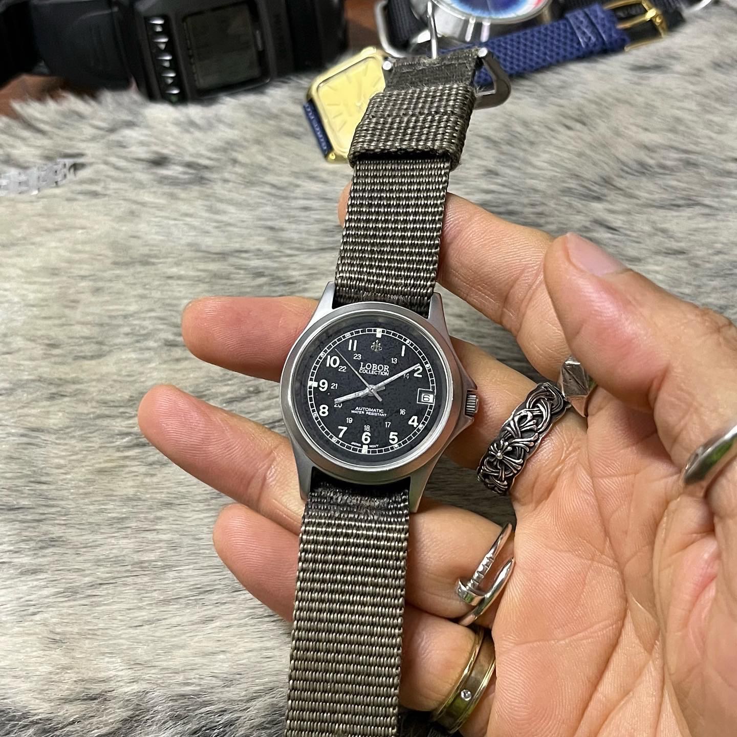 นาฬิกา ระบบQuartz ขนาด37มม. 
