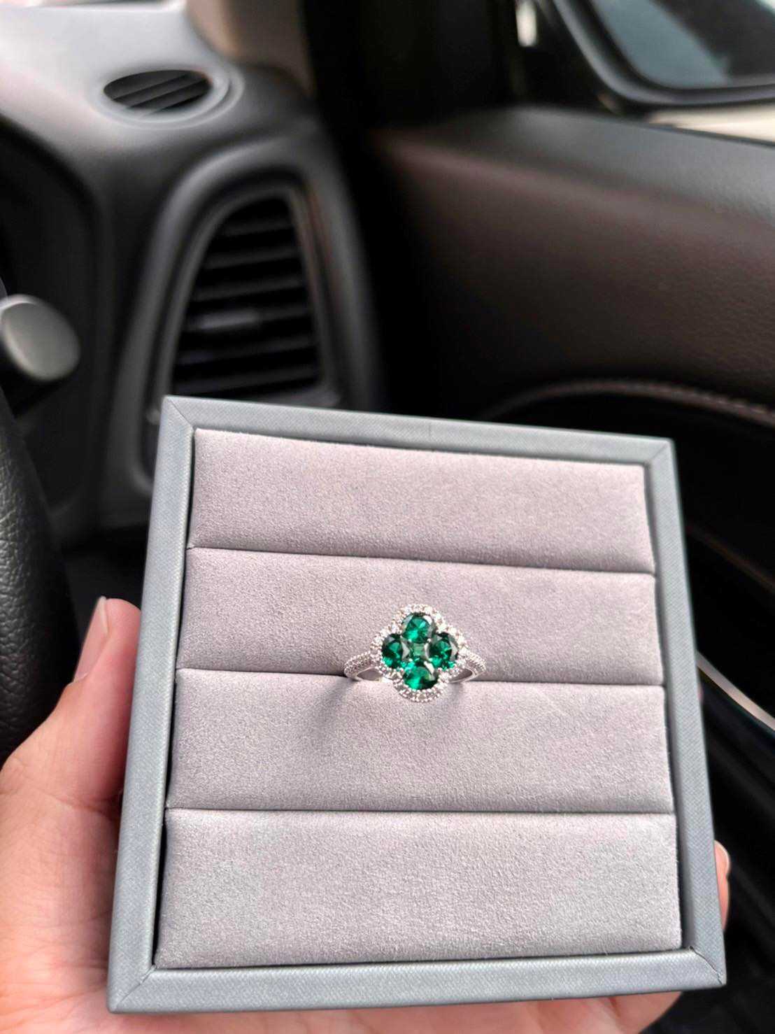 แหวน clover emerald gems