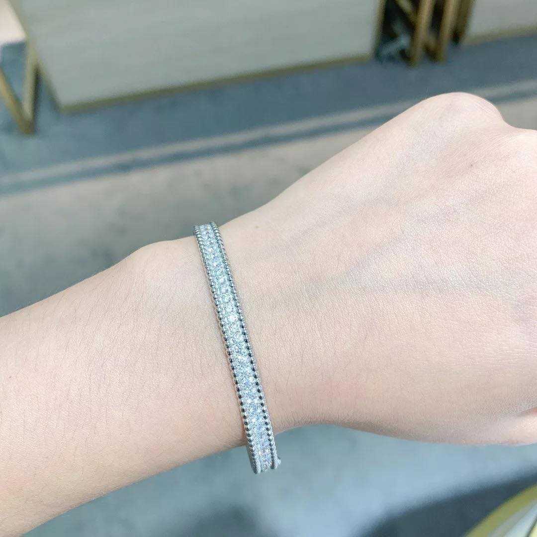 กำไลข้อมือ full diamond bangle