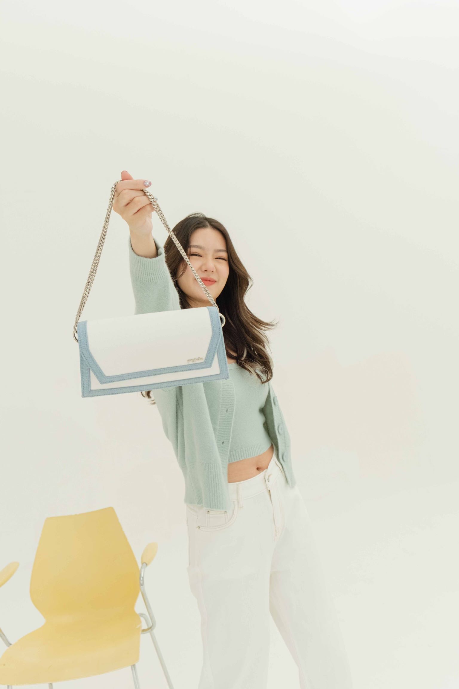 PATH T CHA - กระเป๋าสะพาย BROOKE IN TWO TONE DENIM