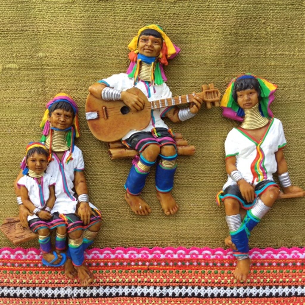 กะเหรี่ยงคอยาว เซ็ท 3 ชิ้น ตุ๊กตาแม่เหล็ก ของฝาก ของที่ระลึกไทย Thailand souvenirs fridge magnet