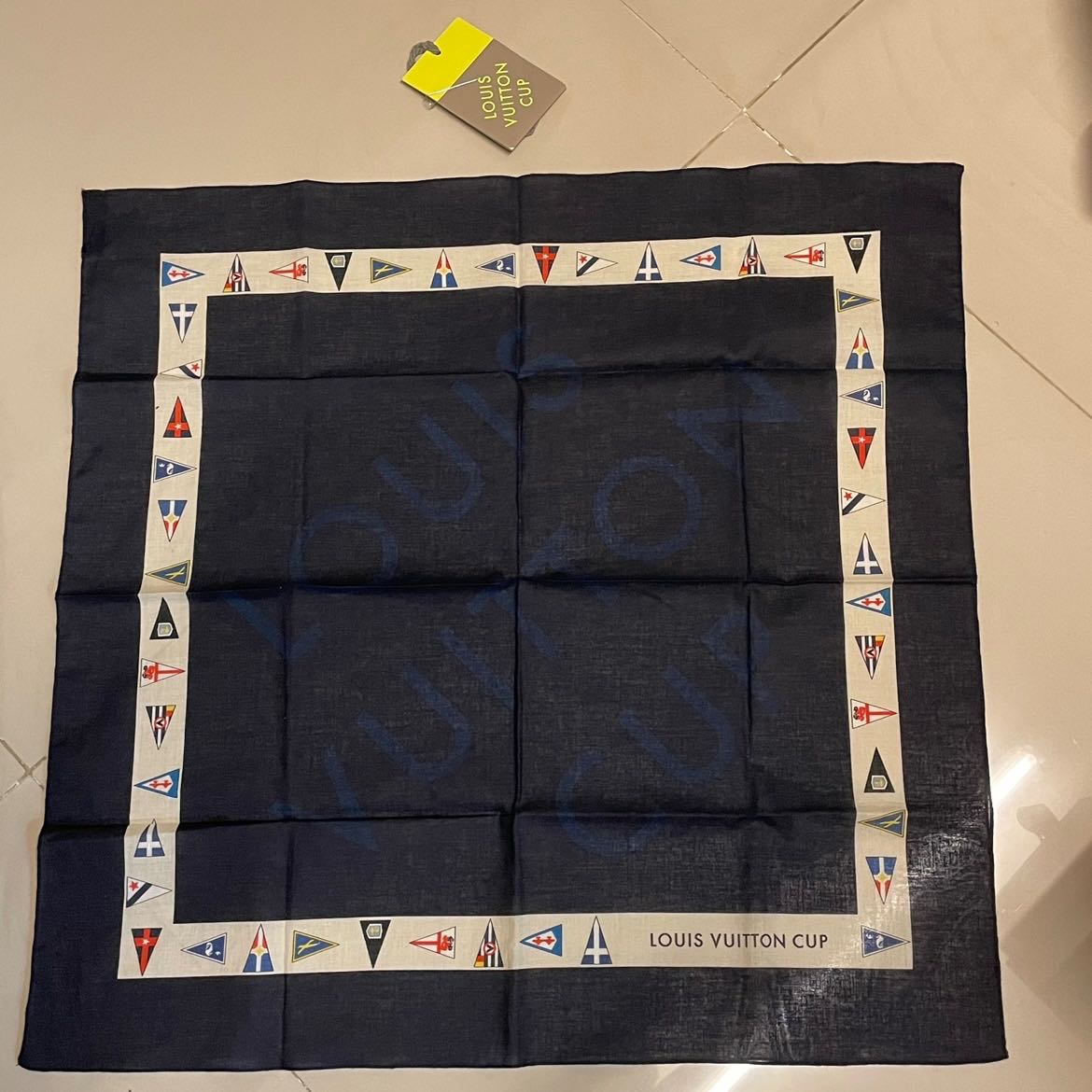 ผ้าเช็ดหน้า LV