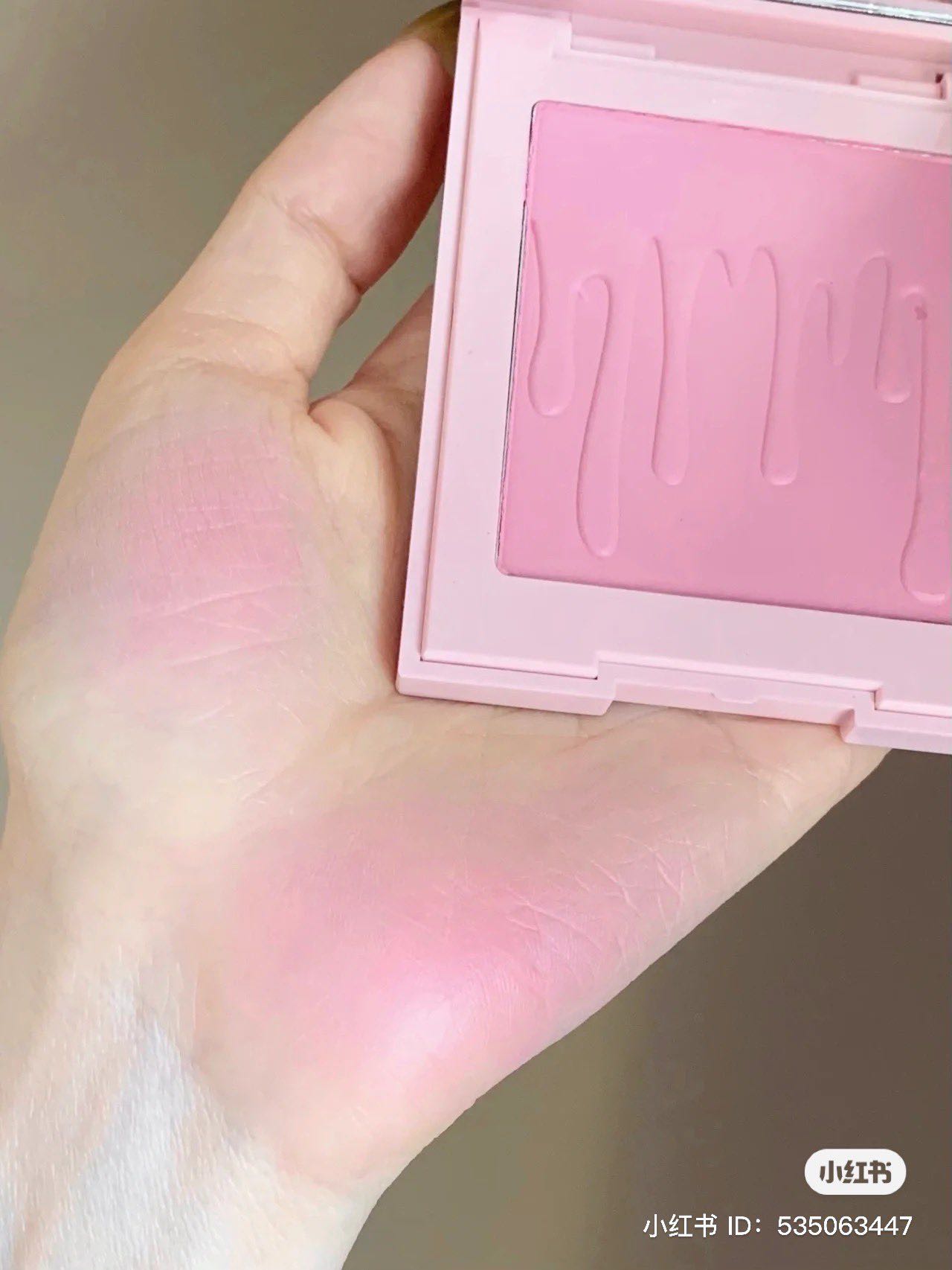 (พร้อมส่ง) KYLIE COSMETICS ‘winter kissed’ blush