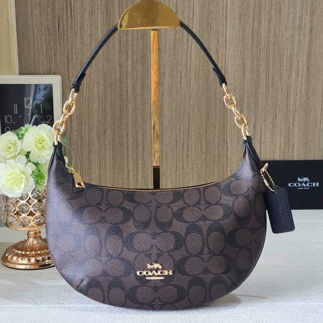 กระเป๋าสะพายไหล่Coach Payton Hobo In Signature Canvas