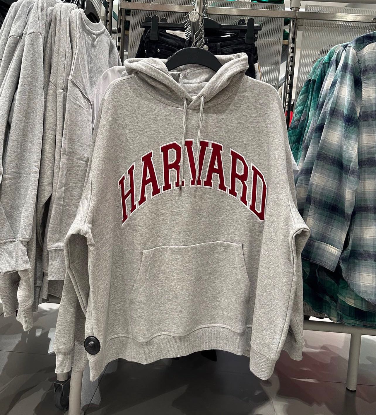 H&M new harvard 