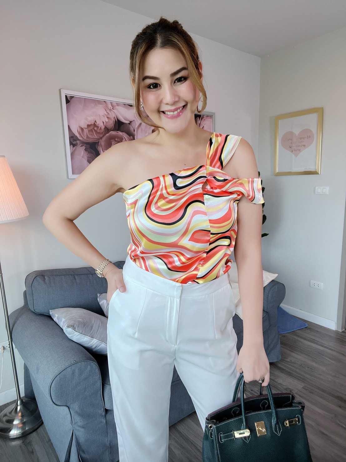 เสื้อคล้องคอลาย
